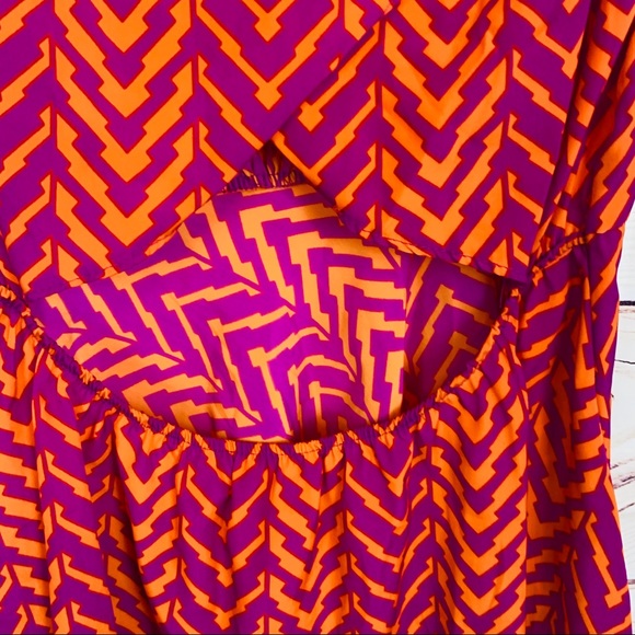 PAPER CRANE Open Back Chevron Top - Picture 4 of 7